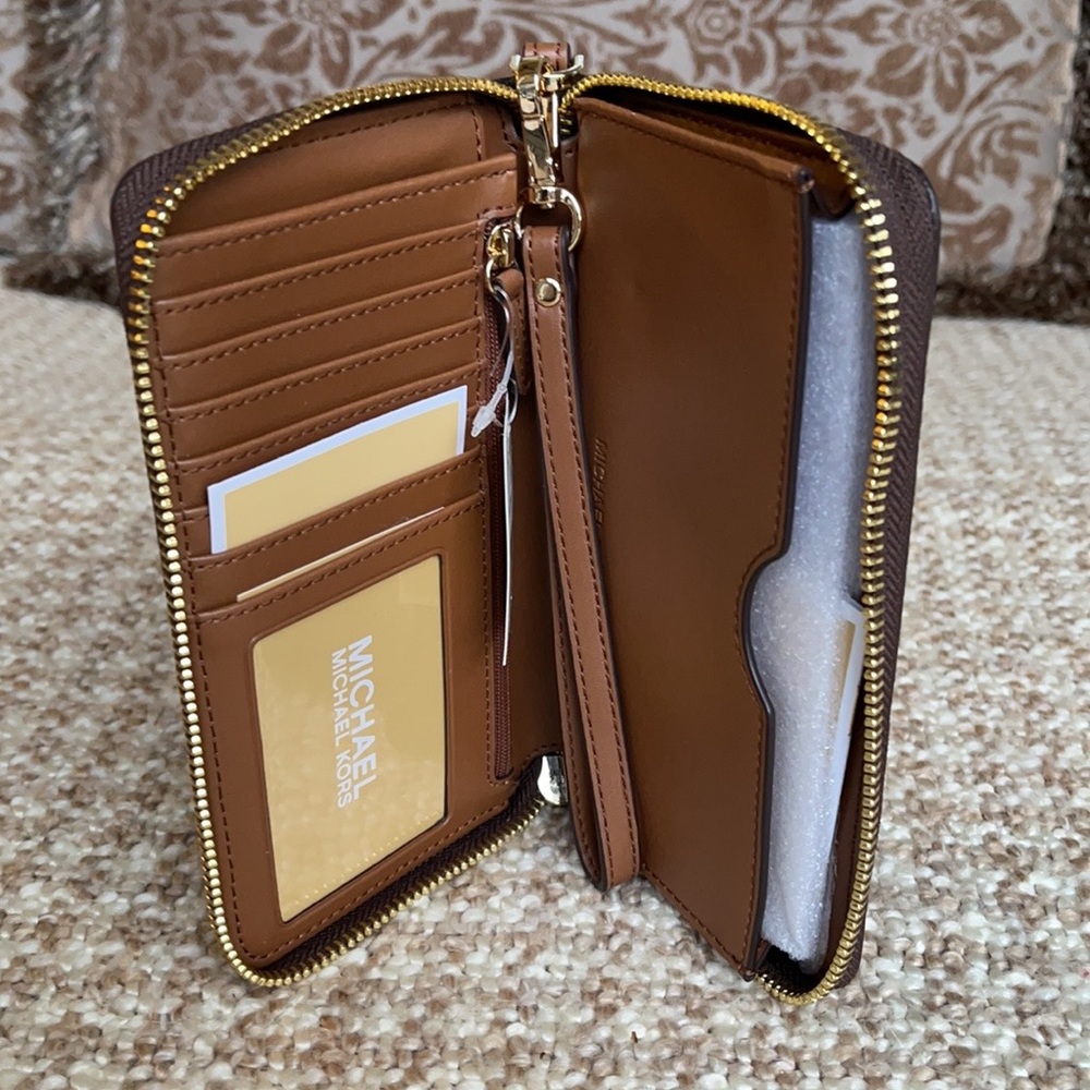 Michael Kors Jet Set Travel LG Flat MF Phone Case - Picture 10 of 16